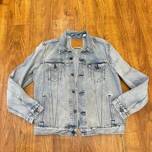 Levi’s 90s Trucker light wash Jean Jacket